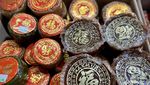 Kemeriahan Pasar Glodok Jelang Imlek, Kue Keranjang dan Jeruk jadi Buruan