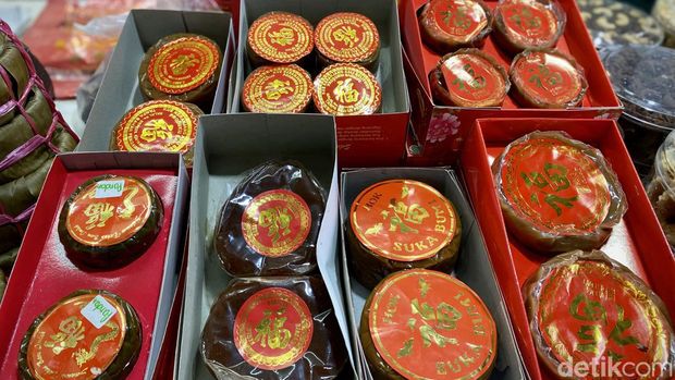 Kue keranjang di Pasar Glodok