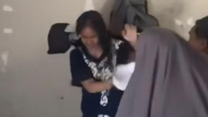 Wanita berinisial DI (19) di Kabupaten Luwu Timur, Sulawesi Selatan (Sulsel) dianiaya pamannya berinisial MY.