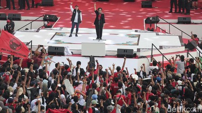Megawati dan Puan Bakar Semangat Simpatisan Ganjar-Mahfud di Banyuwangi