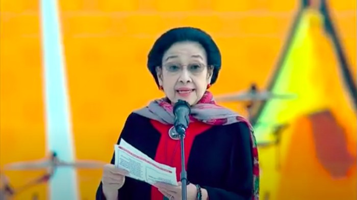 Megawati tunjukkan kertas uu pemilu
