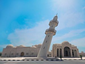 Menara Masjid Ini yang Sengaja Dibangun Miring, Ternyata Ini Alasannya