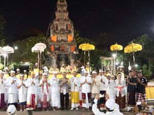 Umat Hindu Gelar Doa untuk Pemilu Damai di Pura Aditya Jaktim