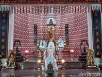 Menengok Patung Dewi Kwan Im Berusia Ratusan Tahun di Kelenteng Kota Batu