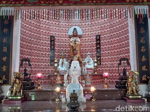 Menengok Patung Dewi Kwan Im Berusia Ratusan Tahun di Kelenteng Kota Batu