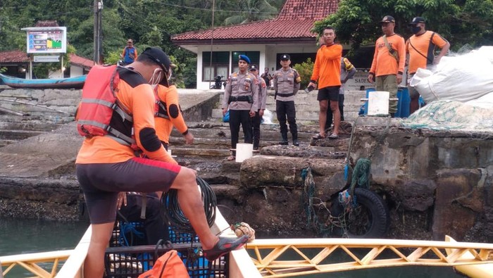 Pemancing asal Kapanewon Girisubo, Rakino (65), yang terseret ombak di pantai Wediombo Gunungkidul telah ditemukan, Kamis (8/2/2024).