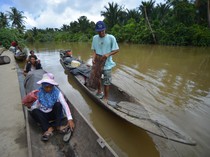Perahu Pompong Jadi Transportasi Utama di Siberut Mentawai