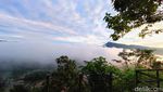 Menyelami Keindahan Negeri di Atas Awan Puncak Bangku Ciamis