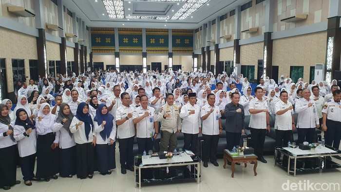 Pj Gubernur Sumsel Agus Fatoni saat pengarahan kepada 6.750 pegawai pemerintah dengan perjanjian kerja (PPPK) se-Sumsel, Rabu (7/2/2024).