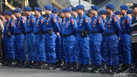Dalam apel ini, Hary mengecek kesiapan personel dan peralatan yang akan digunakan dalam pengamanan pemilu yang digelar lima hari lagi, tepatnya Rabu, 14 Februari 2024. Setelah mengecek pasukan, Hary memastikan, semuanya telah siap.