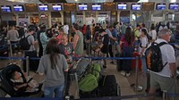 PT Angkasa Pura II Cabang Bandara Soekarno-Hatta mencatat puncak perjalanan liburan panjang melalui Bandara Soetta terjadi pada Kamis (8/2) dengan total 1.020 penerbangan dan jumlah penumpang sebanyak 159.554 orang.
