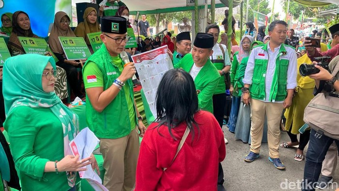 Sandiaga di acara sembako murah DPC PPP Kota Mojokerto.