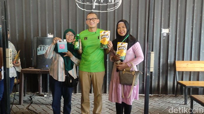 Sandiaga Uno saat mengikuti kegiatan di Sidoarjo.