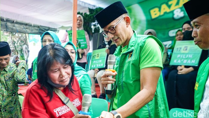 Sandiaga Uno saat mengikuti kegiatan di Sidoarjo.