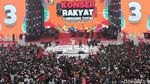 Ganjar-Mahfud Sapa Pendukung saat Kampanye Akbar di Banyuwangi
