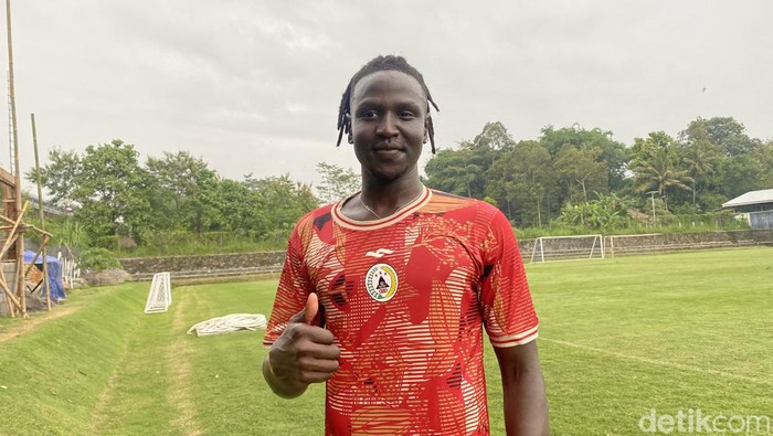 Striker PSS Sleman, Ajak Riak di Lapangan Pakembinangun, Sleman, Selasa (9/1/2024).