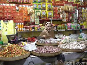 Imbas Cuaca, Harga Kebutuhan Dapur di Pasar Lamongan Naik