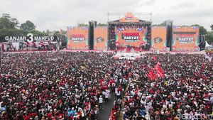 Warga Banyuwangi Tumpah Ruah Hadiri Kampanye Akbar Ganjar-Mahfud