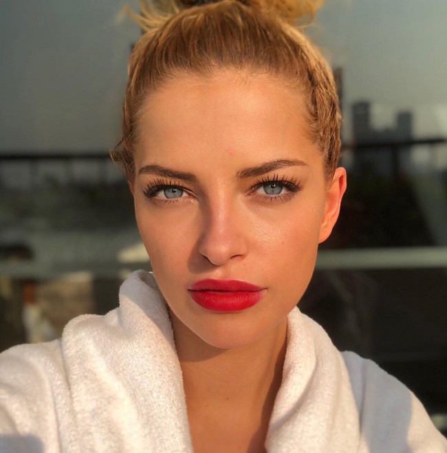 Xenia menegaskan hubungannya dengan House of Wettin yang berusia seribu tahun. Kakek buyutnya Frederick Augustus III, merupakan raja Saxony terakhir. Foto: Instagram/@princess_xenia_of_saxony