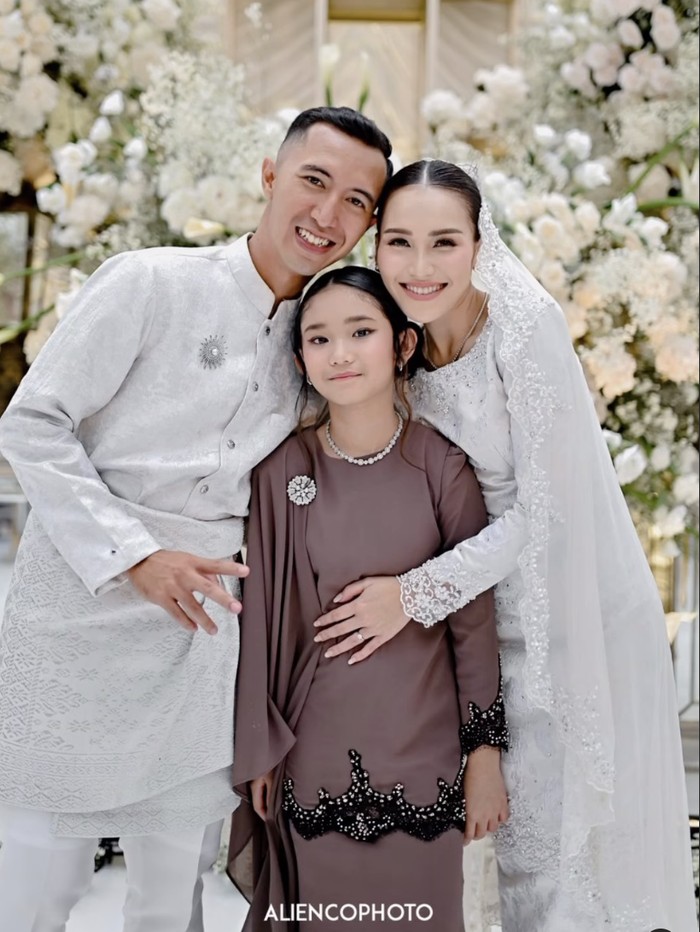 Ayu Ting Ting Ayu Ting Ting dan Lettu Muhammad Fardhana.