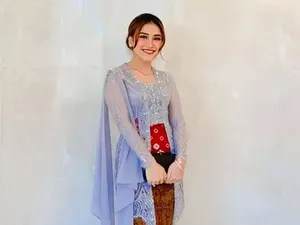 Perdana Naik Pesawat First Class, Ayu Ting Ting: Kayak Kos-kosan