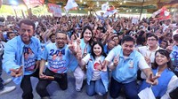 Saat dijegal soal perhelatan Indonesia menjadi tuan rumah U20, Jokowi nggak pernah menyerah, ia berupaya mewujudkan piala dunia U17 di tanah air tercinta. Jokowi juga membuktikan negara tidak boleh kalah dengan kepentingan asing. Yang berani membubarkan organisasi tidak Pancasilais siapa lagi kalau bukan Jokowi.