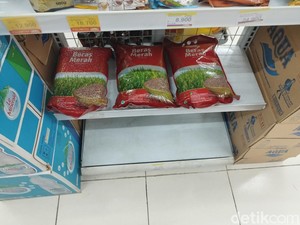 Pantauan Stok Beras Premium di Minimarket