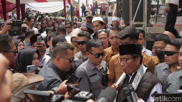 Cawapres nomor urut 3 Mahfud Md saat menghadiri kegiatan di Sukabumi.
