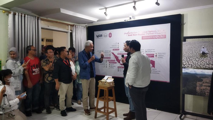 Ganjar Pranowo kunjungi kantor Walhi.