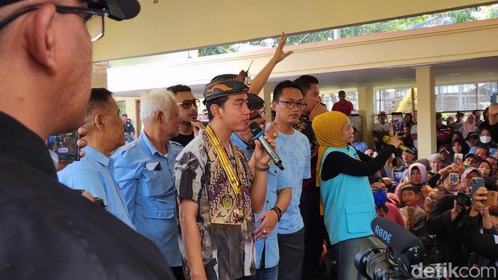 Gibran Bertemu Umuh Muchtar