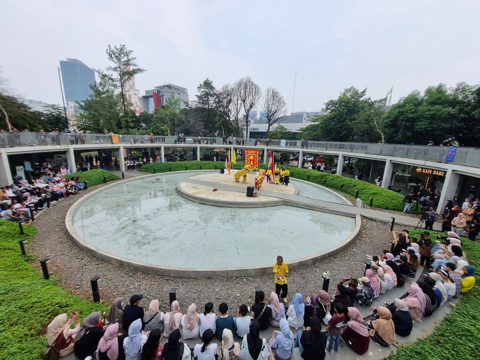 Imlekan di Taman Literasi Imlekan di Taman Literasi