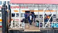 Pada Pelabuhan Dumai, dua pengembangan utama yang akan dilakukan adalah pengerukan kolam bandar serta pengembangan terminal penumpang.  