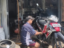 Lulusan SMK Dapat Rp 10 Jutaan dari Servis Motor, Bisa Bantu Ekonomi Keluarga