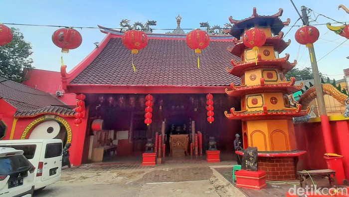 Kelenteng bio Kwan Tee Koen, di Jalan Tuvarep Kabupaten Karawang.
