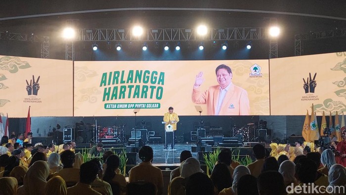 Ketum Partai Golkar Airlangga Hartarto di Eldorado Dome, Kabupatne Bandung Barat, Jumat (9/2/2024).