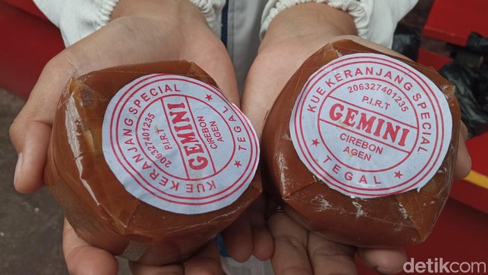 Kue keranjang.