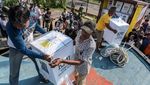 Potret Distribusi Logistik Pemilu dengan Perahu di Kepulauan Seribu