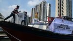 Potret Distribusi Logistik Pemilu dengan Perahu di Kepulauan Seribu