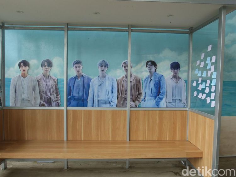 Mampir ke Halte BTS di Korean Mart Jakbar