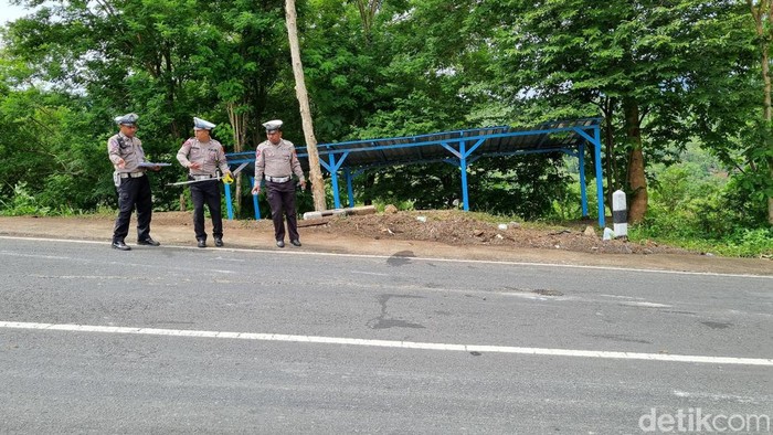 Olah TKP kecelakaan bus maut di Imogiri, Bantul, Jumat (9/2/2024)