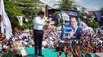 Pakai Blangkon, Anies Kampanye di Tulungagung