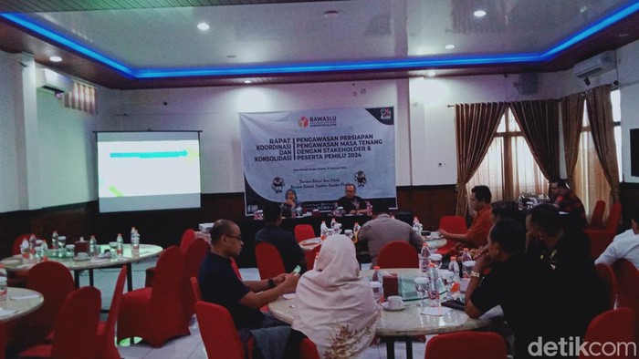 Konsolidasi pengawasan masa tenang Bawaslu Kabupaten Klaten, Kamis (9/2/2024).