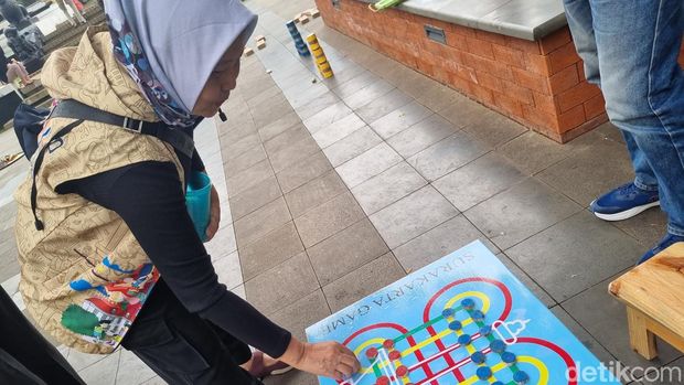 Permainan tradisional diselenggarakan di TMII selama periode long weekend hingga Minggu (11/2/2024)