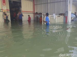 Banjir di Kedungbanteng Demak Capai 100 Cm, Warga Ngungsi