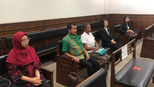 Keluarkan korban PMI asal NTT saat mengikuti persidangan di Pengadilan Malaysia.