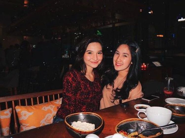 Keseruan Tamara Tyasmara Saat Kulineran Bareng Sahabatnya