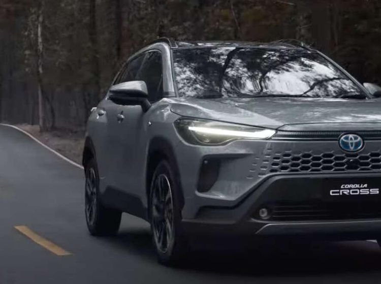 Lihat Lebih Dekat Wujud Toyota Corolla Cross 2024