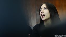 Adhisty Zara yang Makin Dewasa Adhisty Zara yang Makin Dewasa