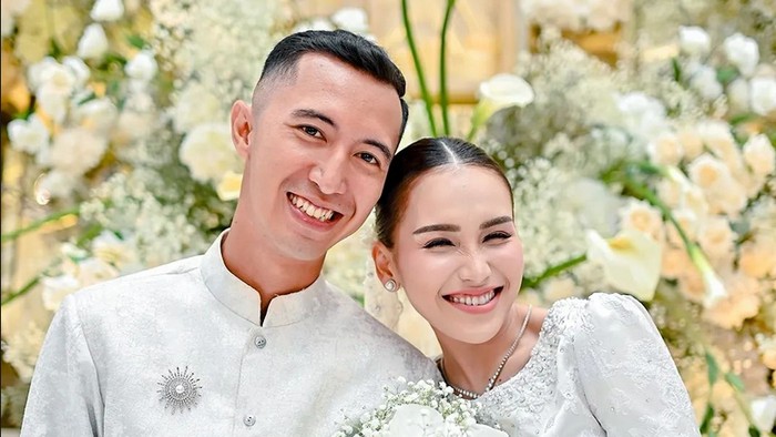 Ayu Ting Ting dan Muhammad Fardhana Lamaran.