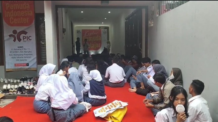 Pemuda Indonesia Center (PIC) menggelar Kopi Darat (Kopdar) bagi kalangan pemuda dan pelajar di Jakarta, untuk membangun kesadaran berpolitik menjelang Pemilu 2024.